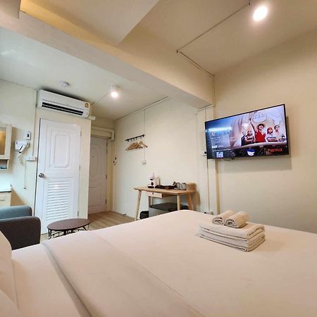 Canal View Lo-Ha Guest House, Contactless Check-In Bangkok Exteriör bild